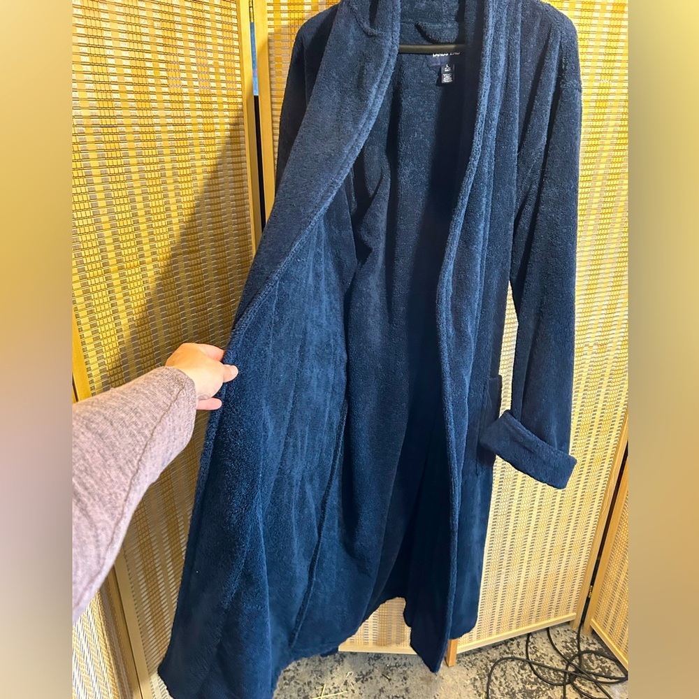 Joseph Monogrammed Robe - Picture 5 of 10